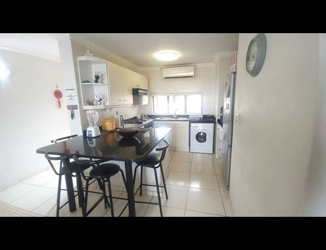 2 BEDROOM APARTMENT FOR SALE IN UMHLANGA CENTRAL
